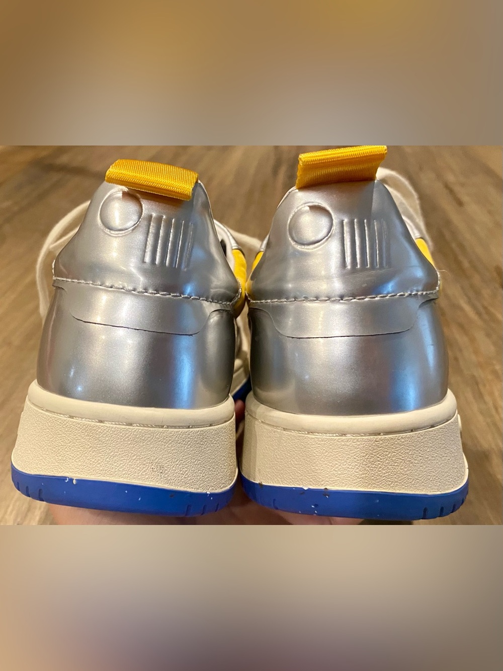 Oncept Phoenix Sneakers Silver Flash Blue Yellow SZ 8.5 $325 - Picture 6 of 8